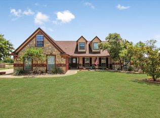 104 Caballos Ln, Springtown, TX 76082