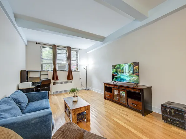 67-35 Yellowstone Boulevard image 1 of 27