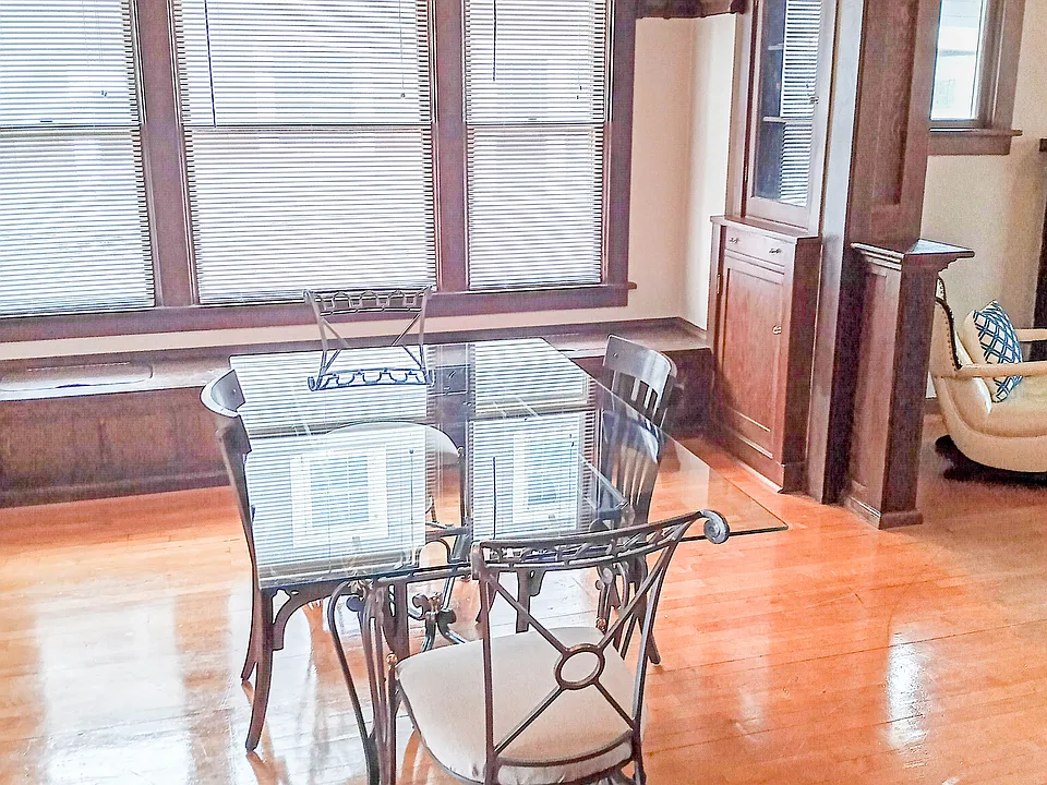 29 Burlington Ave
