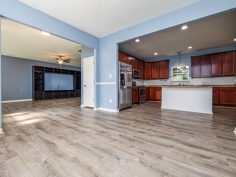 7713 Cortlandt Pl — Photo 9