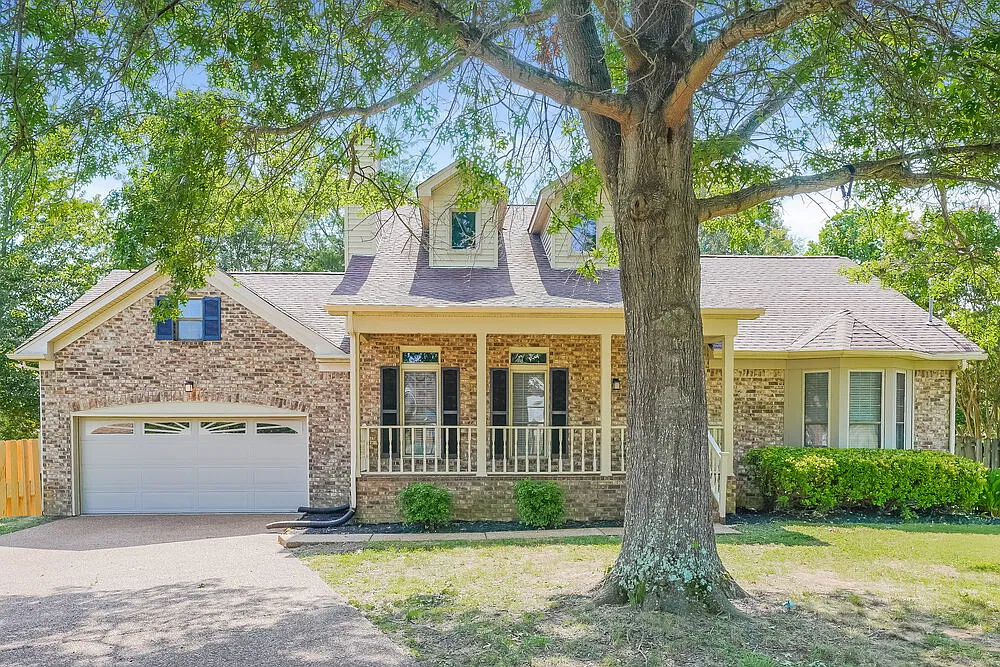 3 bed, 2.5 bath, 2085 sqft, $2,275 — Photo 1