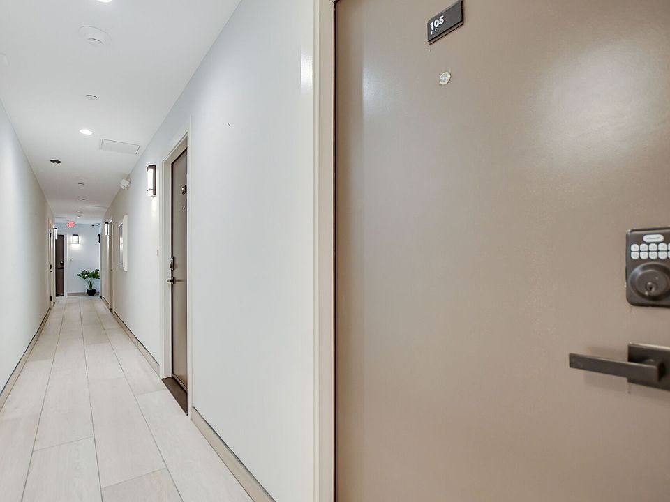 1st image of 946 S Ridgeley Dr #105