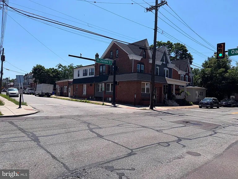 404 N Charlotte St — Photo 2