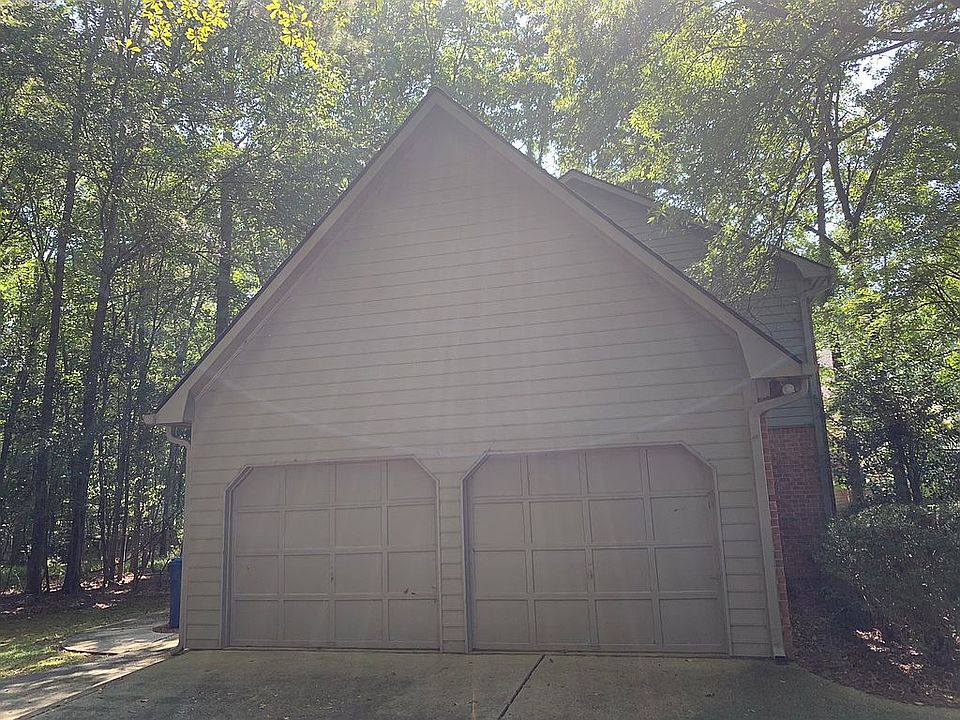1st image of 406 Holly Brook Ln
