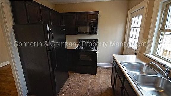 3rd image of 334 Willow Hts