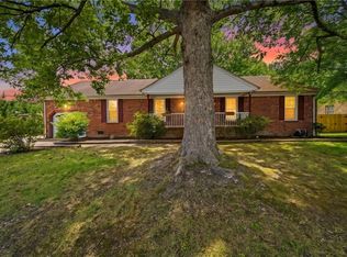 908 Landing Creek Dr, Chesapeake, VA 23323