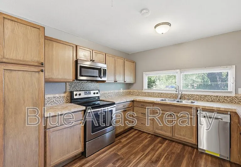 6901 Greenlee St — Photo 6