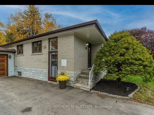 49 Child Dr N, Aurora, ON L4G 1Y6