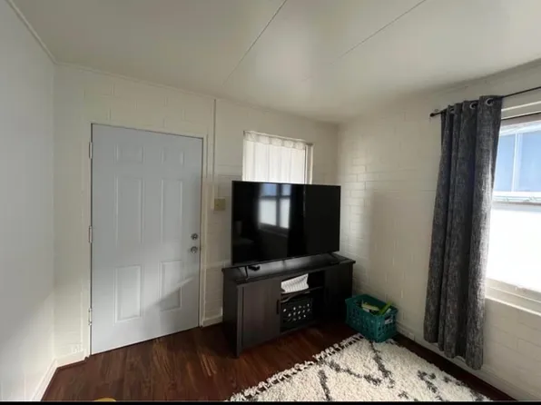 1425 Pensacola St, Honolulu, HI 96822