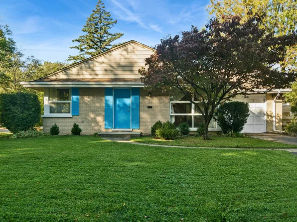 1100 Oxford Rd, Deerfield, IL 60015