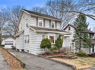 522 Kenwood Pl, Teaneck, NJ 07666
