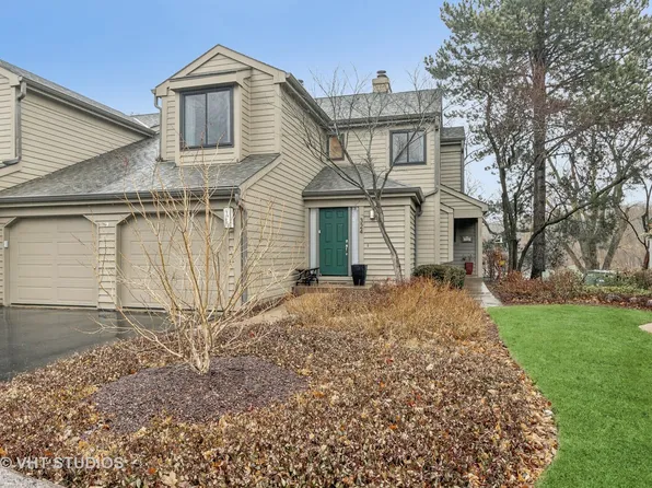 324 Indian Point #864, Barrington, IL 60010