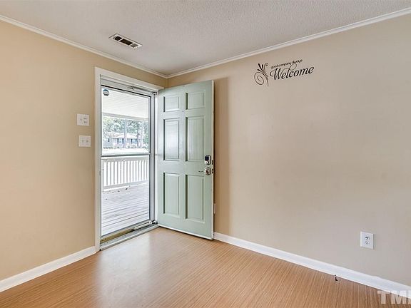 3rd image of 923 Spruce Pine Trl