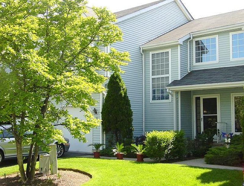 1st image of 20 Willow Cir