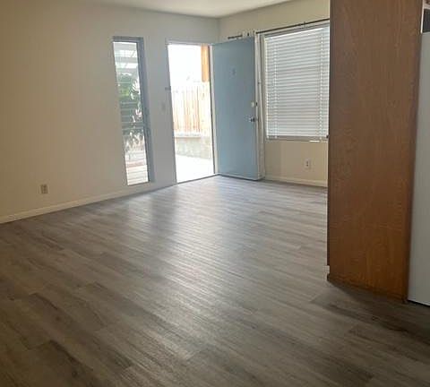 4th image of 3414 31st St APT 3