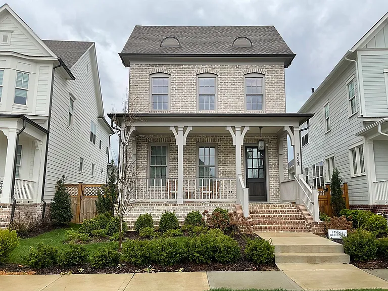 3025 Long Branch Cir — Photo 1