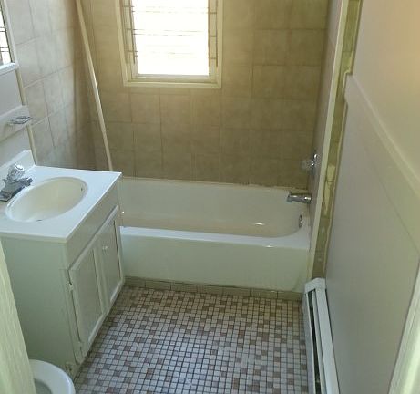 3rd image of 378 Avon Ave APT 1R