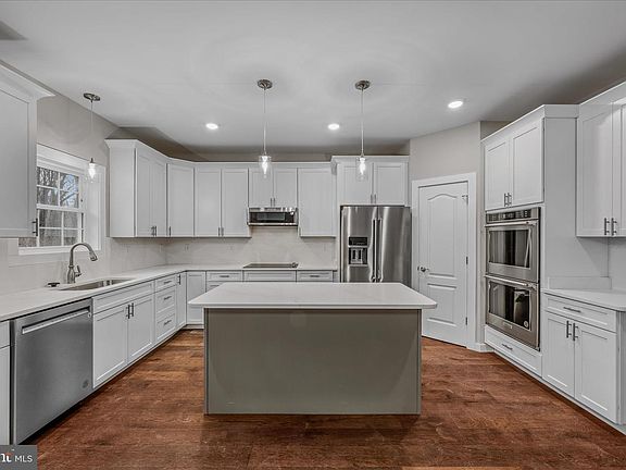 4th image of 659 Nimitz Ln