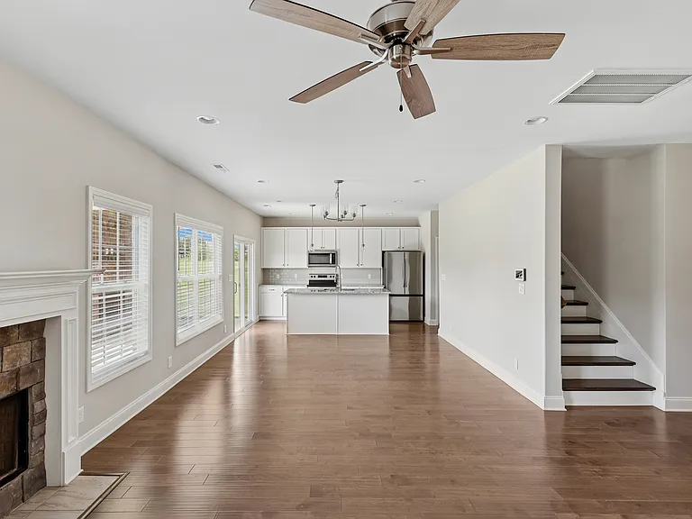 2429 Union Pointe Ln — Photo 6