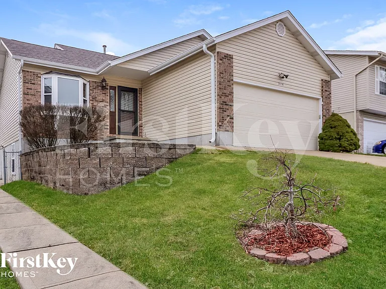 3114 Five Oaks Dr — Photo 2