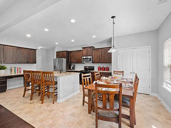2nd image of 174 Renford Rd