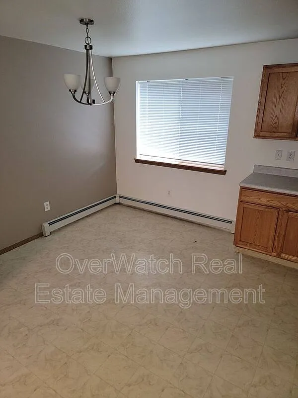 3 bed, 1.0 bath, $1,850 — Photo 3