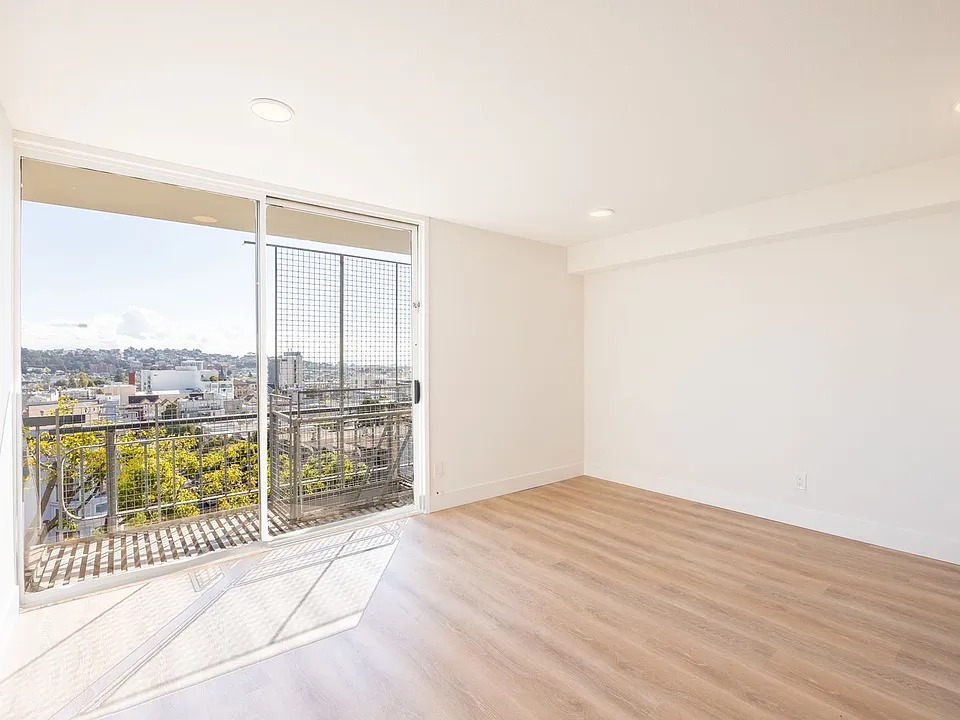 940 Guerrero Street (1082r)