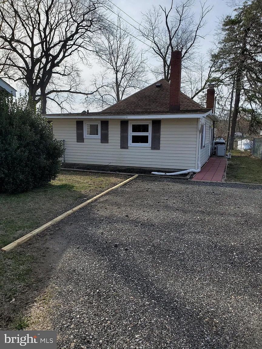 1893 Poplar Ridge Rd photo 1