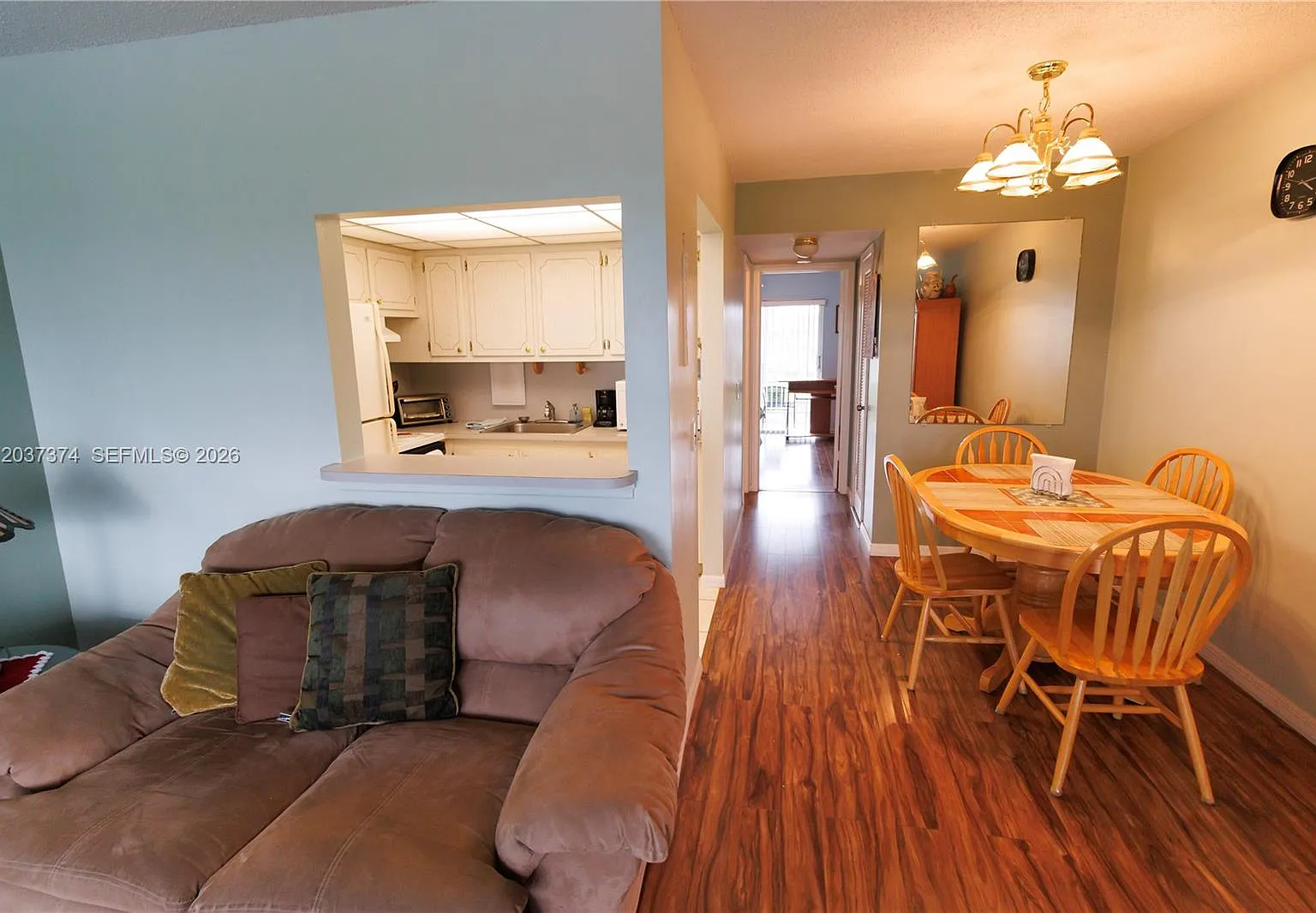Berkshire A Thru K Condos — Photo 4