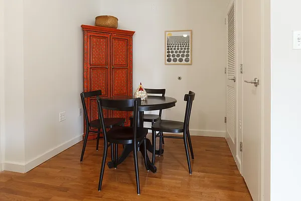 Rented by Lisa Management | media 21