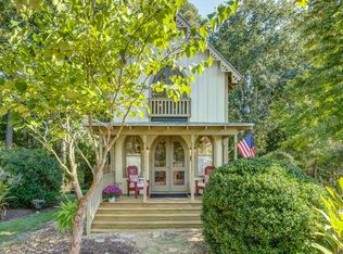55 Park Pl, Irvington, VA 22480