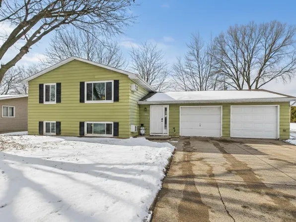 807 W Gruenwald Ave, Oshkosh, WI 54901