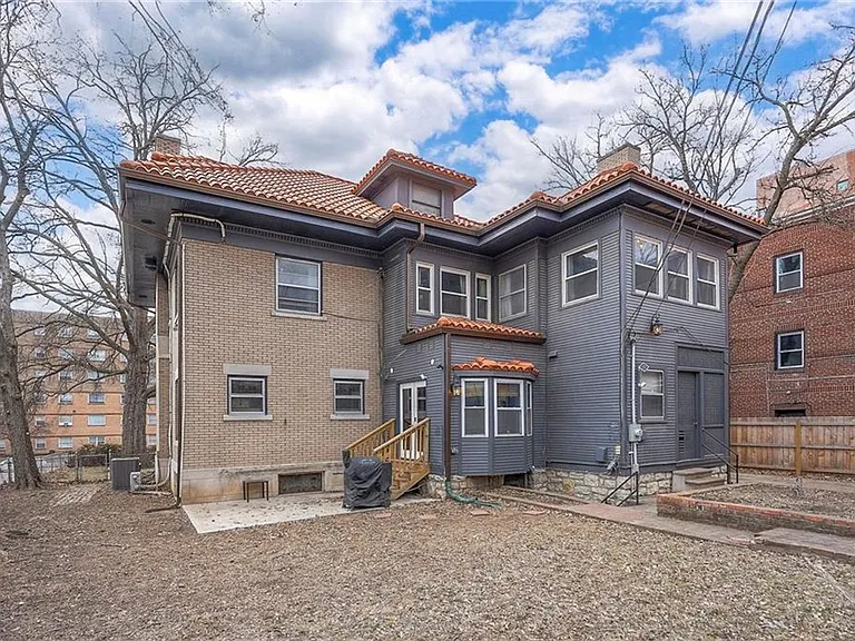 712 E Armour Blvd — Photo 34