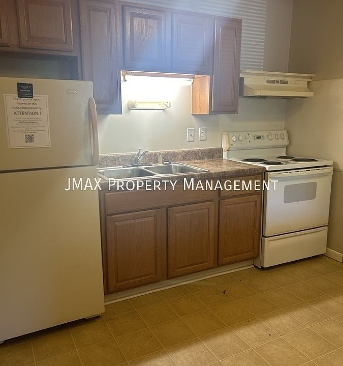 1st image of 3720 Panorama Ave NW APT 1