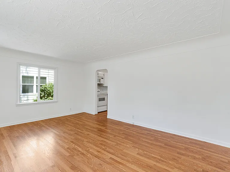 2130 Berry St SE — Photo 10