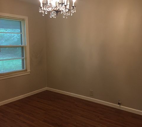 3rd image of 5065 Folsom Dr #1