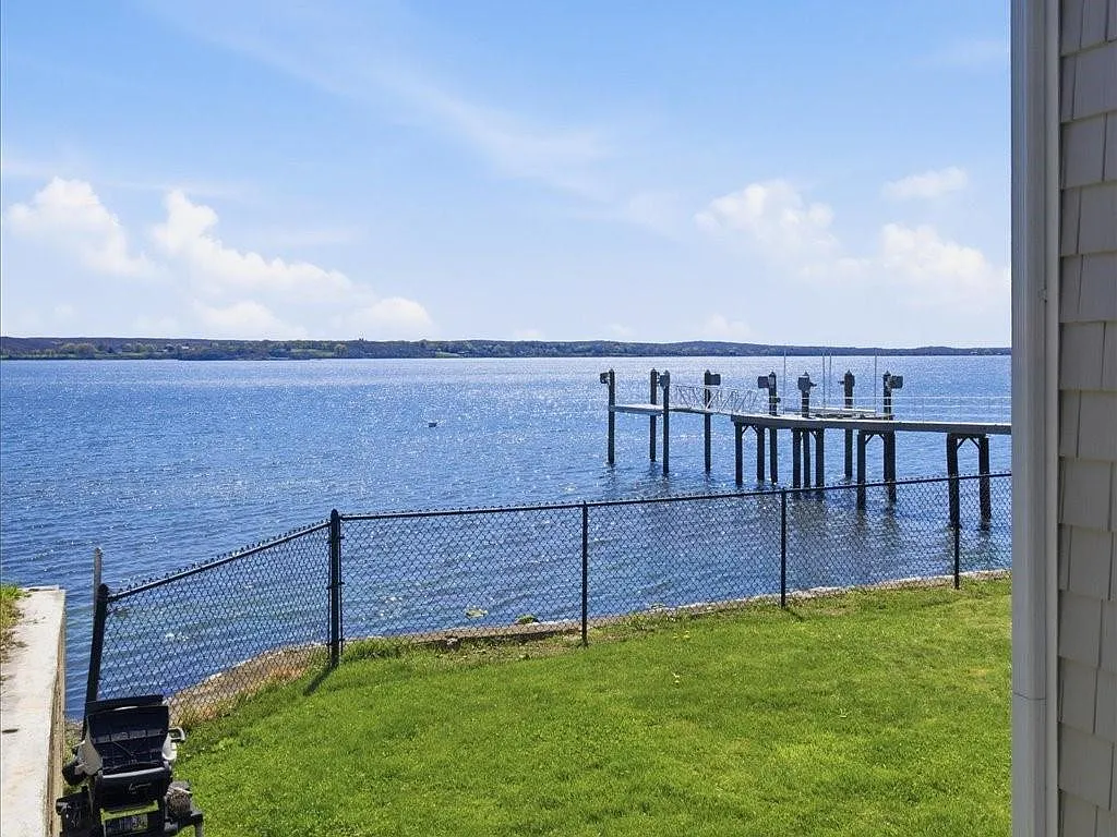 2 bed, 1.0 bath, 960 sqft, $2,500 — Photo 3