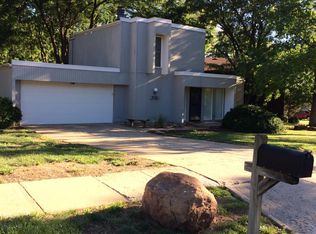 3561 SW 35th Ter, Topeka, KS 66614