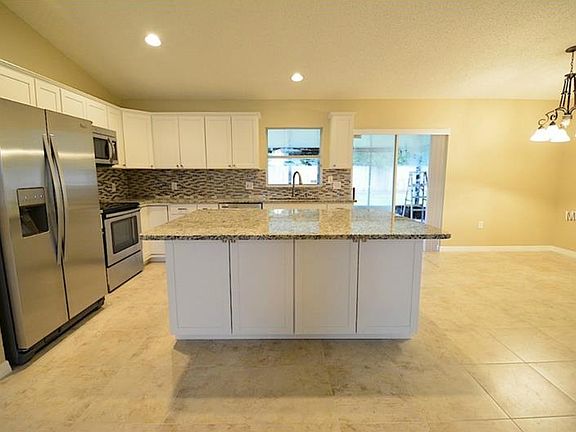 4th image of 2496 Pine Chase Cir