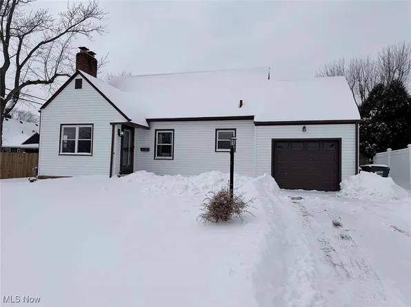 1615 Fairview Pl, Alliance, OH 44601