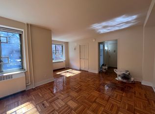 19650 67th Ave FL 1, Fresh Meadows, NY 11365