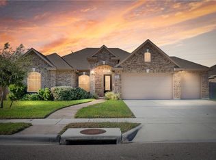 420 Gulfton Dr, Portland, TX 78374
