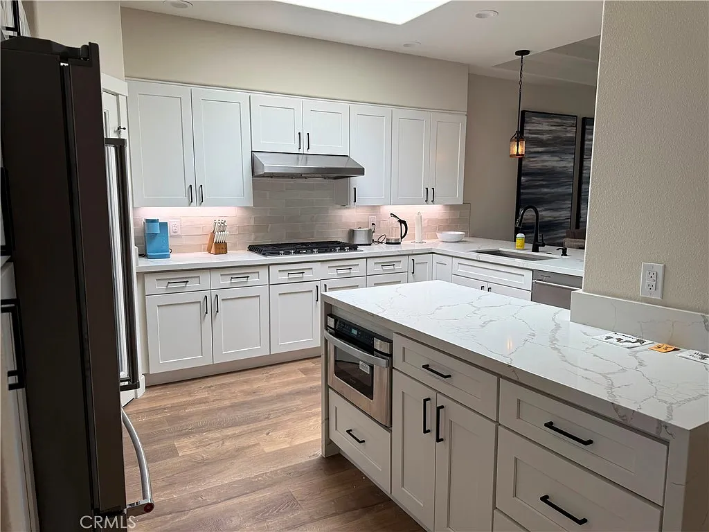 4 bed, 1739 sqft, $12,000 — Photo 3