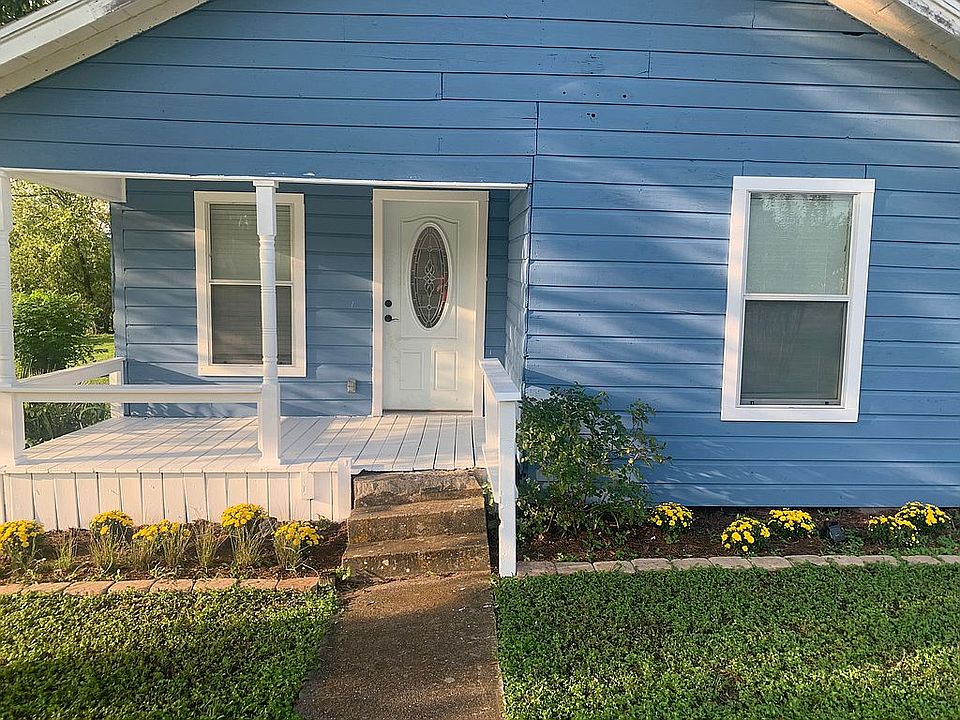 1st image of 207 W Avenue I