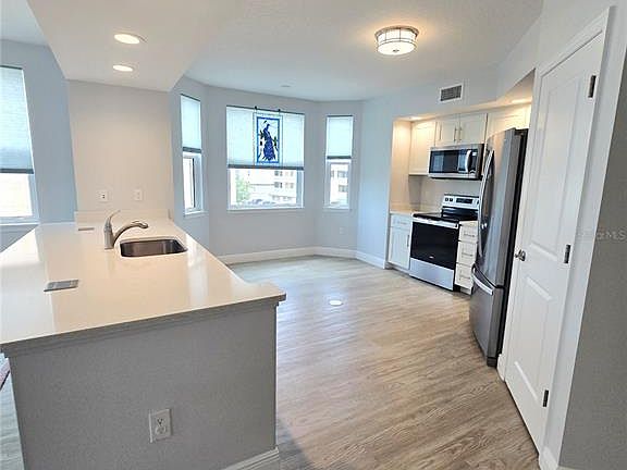 5th image of 960 STARKEY ROAD #9206
