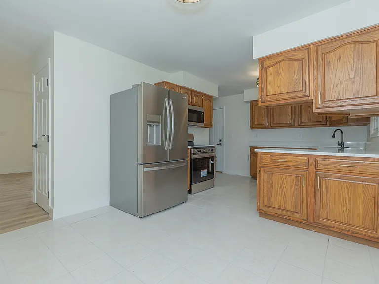 711 Carole Pl — Photo 7