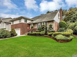 1916 Leonard Ln, Merrick, NY 11566