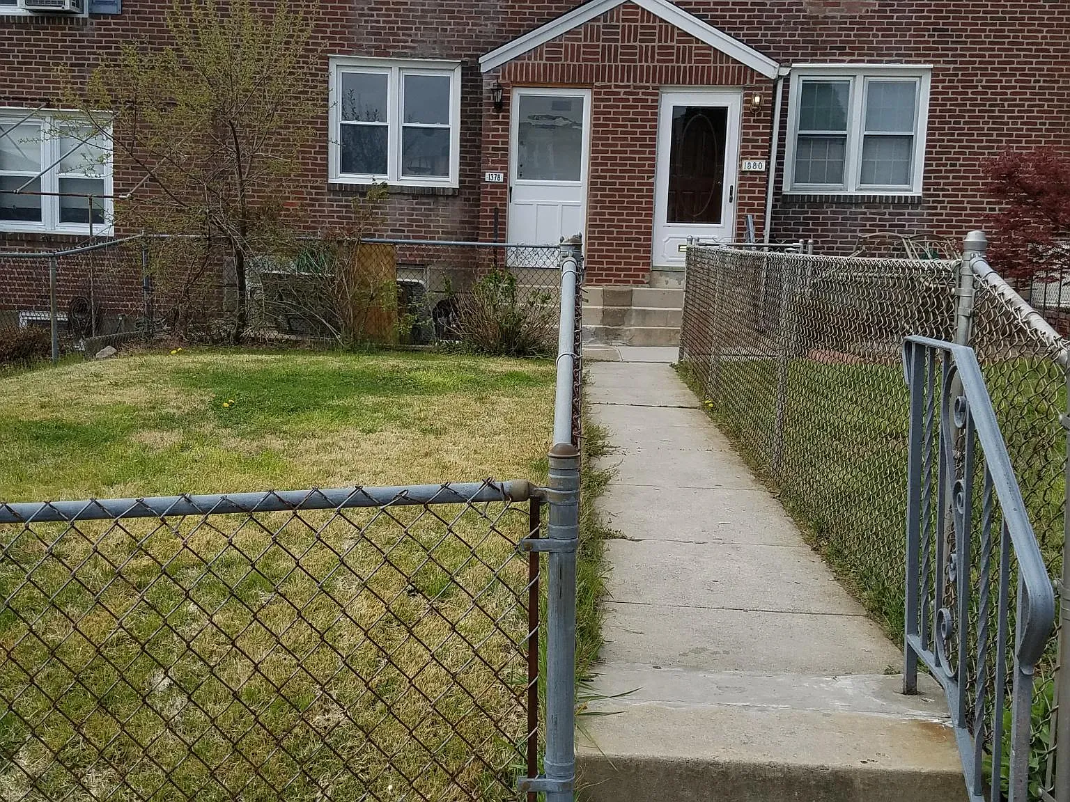 3 bed, 1.5 bath, 1120 sqft, $1,700 — Photo 1