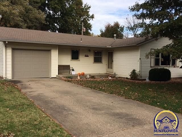 1st image of 210 NE Pine Ln
