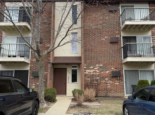 434 Pleasant Run Dr APT E, Wheeling, IL 60090